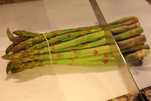cut woody ends off asparagus